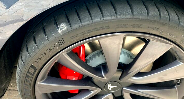 puncher in tesla mobile tyre